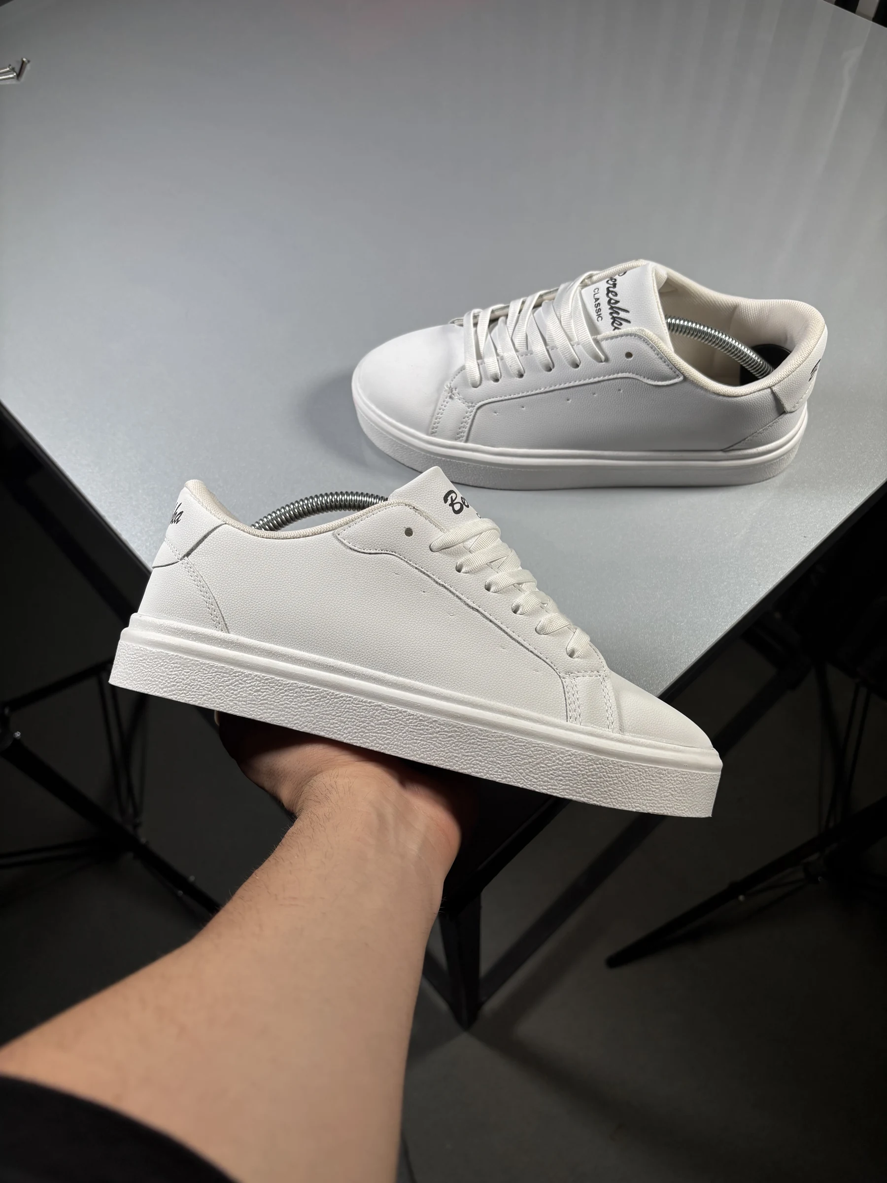 Classic-Breshka-Vans-Cotton-All-White-heroshoop.webp کفش ساده اسپرت ونس برشکا کلاسیک / سفید تمام / ست زنانه مردانه 37 تا 44 / کد 2571 - تصویر 1