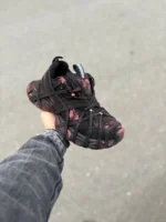 کتونی بالنسیاگا اسپایدر رنگ مشکی صورتی 2 - تصویر 2