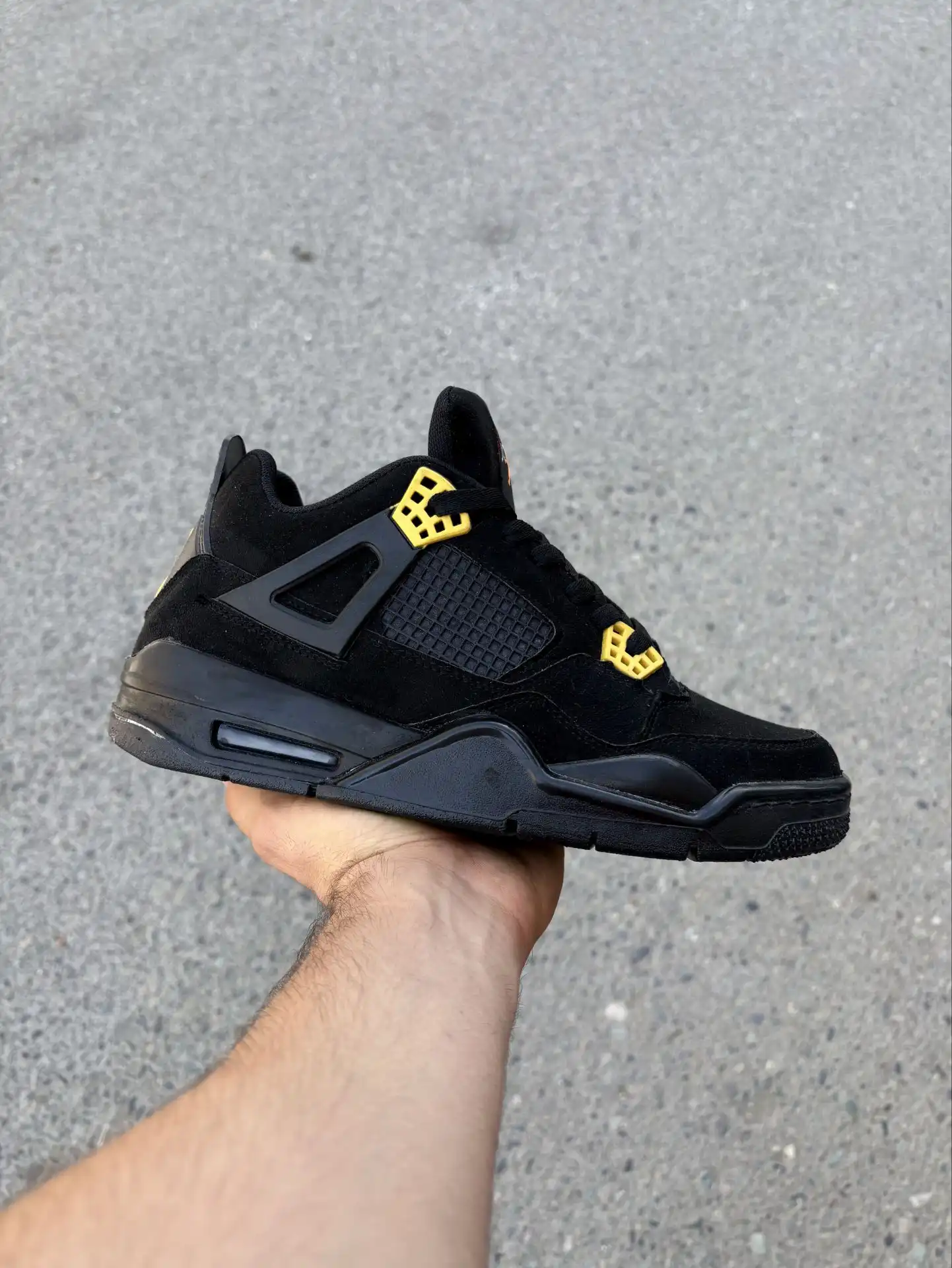 Jordan-4-black-all-match-yellow-strap-heroshoop.webp کتونی نایک جردن فور مشکی تمام جا بند زرد / 27105 - تصویر 1