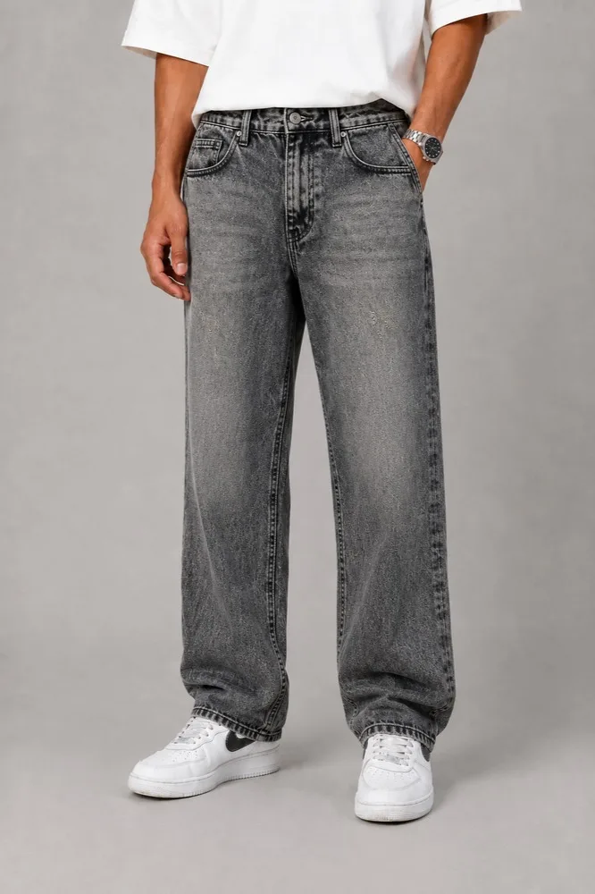 Men-dark-gray-baggy-jeans-code-3027-heroshoop.webp شلوار جین مردانه بگ استایل طوسی تیره / کد 3027 - تصویر 1