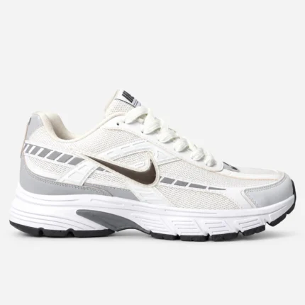 Nike-Internator-Comfortable-Running-Sneakers-White-Grey-and-Green-WWW.HEROSHOOP.COM-View-1.webp