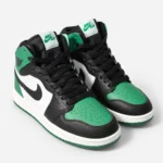 Nike-Jordan-1-High-Top-Sneakers-Green-White-and-Black-Code-2561-www.heroshoop.com-view-2.webp