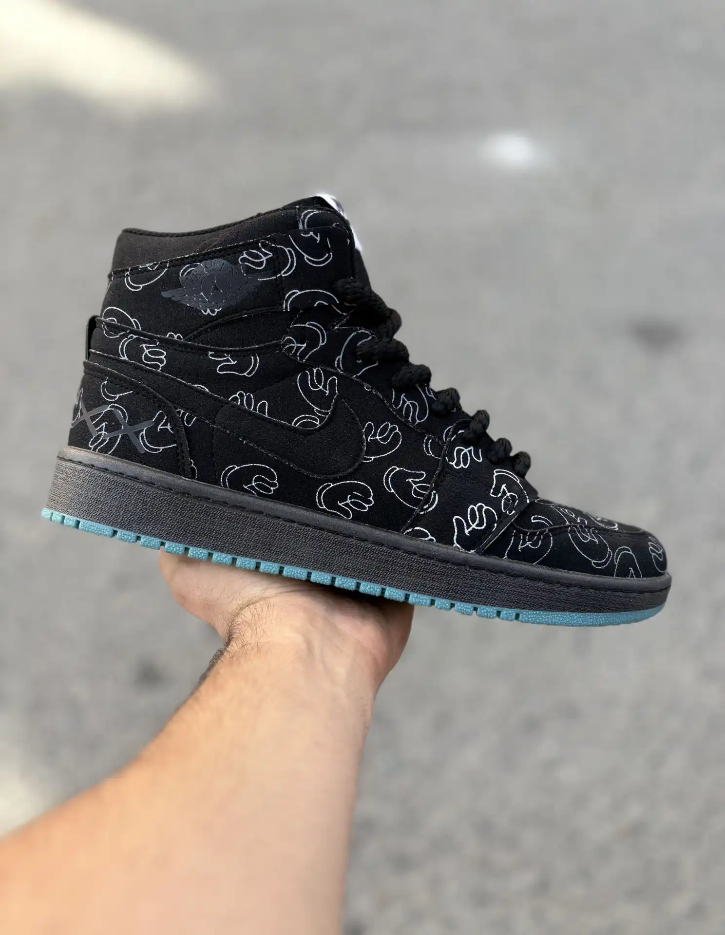 Nike-Jordan-One-Cause-Black-High-Top-Sneakers-heroshoop.webp کتونی نایک کاز ساقدار / مشکی زیره آبی 27108 - تصویر 1