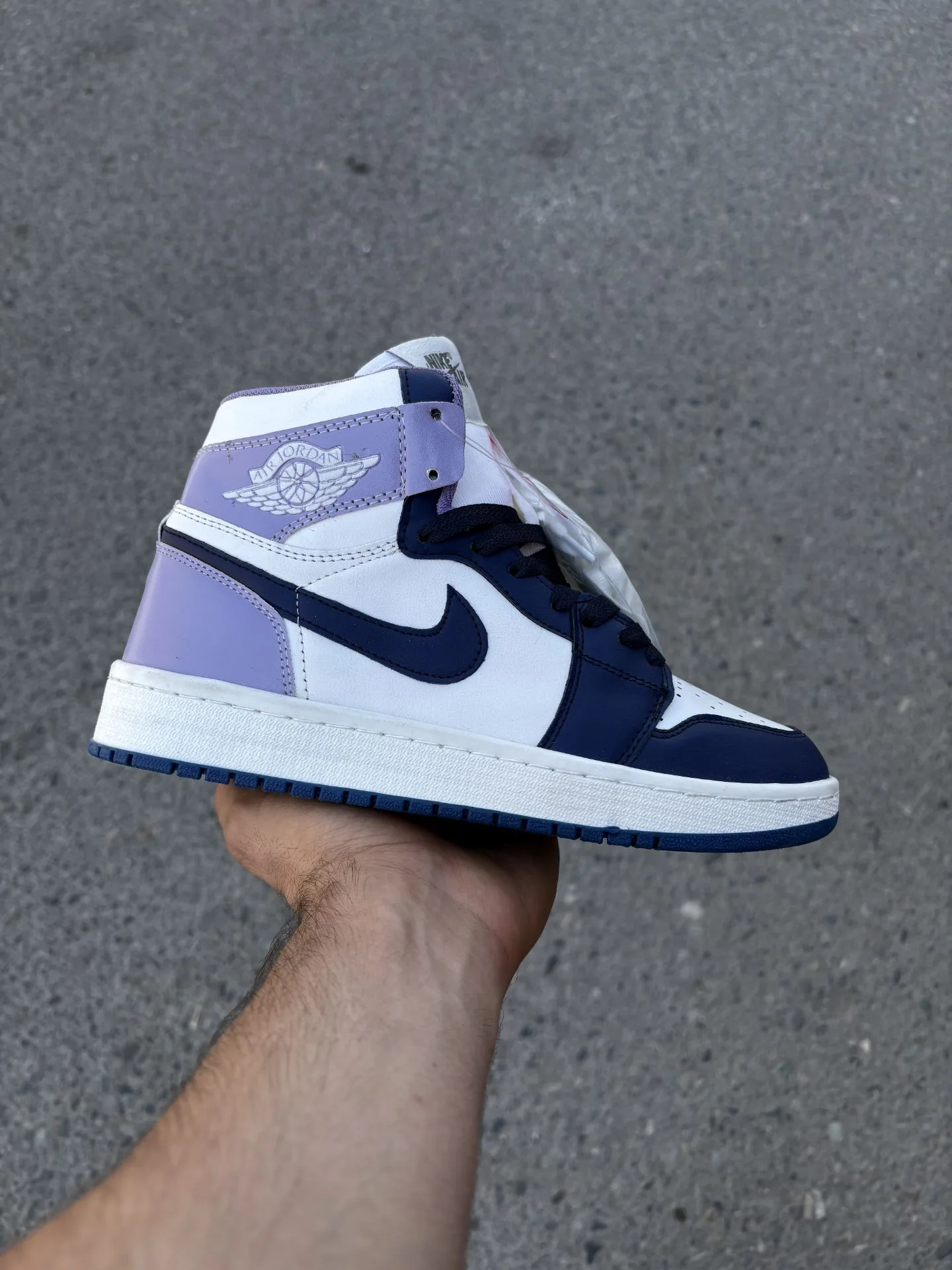 Nike-Jordan-One-Low-Top-Sneakers-White-Navy-Purple-heroshoop.webp کتونی نایک جردن وان ساقدار / سفید سرمه ای بنفش 27116 - تصویر 1